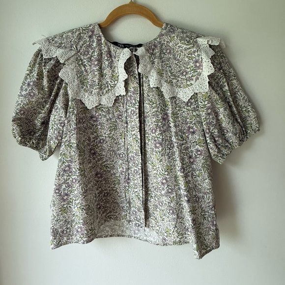 Zara Tops - Zara Peter Pan Collar Floral Shirt